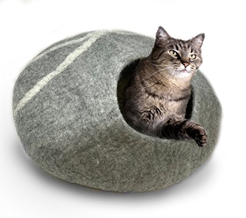 iPrimio Wool Cat Cave Bed: A Review