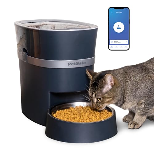 Automatic vs Gravity Feeder: PetSafe SmartFeed vs Petmate